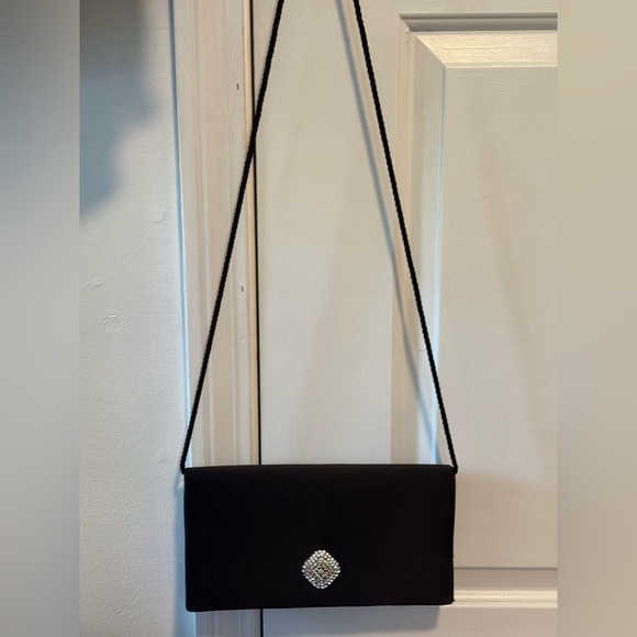 🍁La Refale Elegant Black Clutch with Embellished Detail - Picture 4 of 6